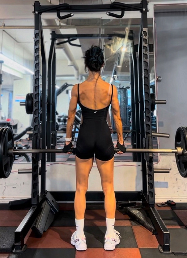 매그 U백 점프수트