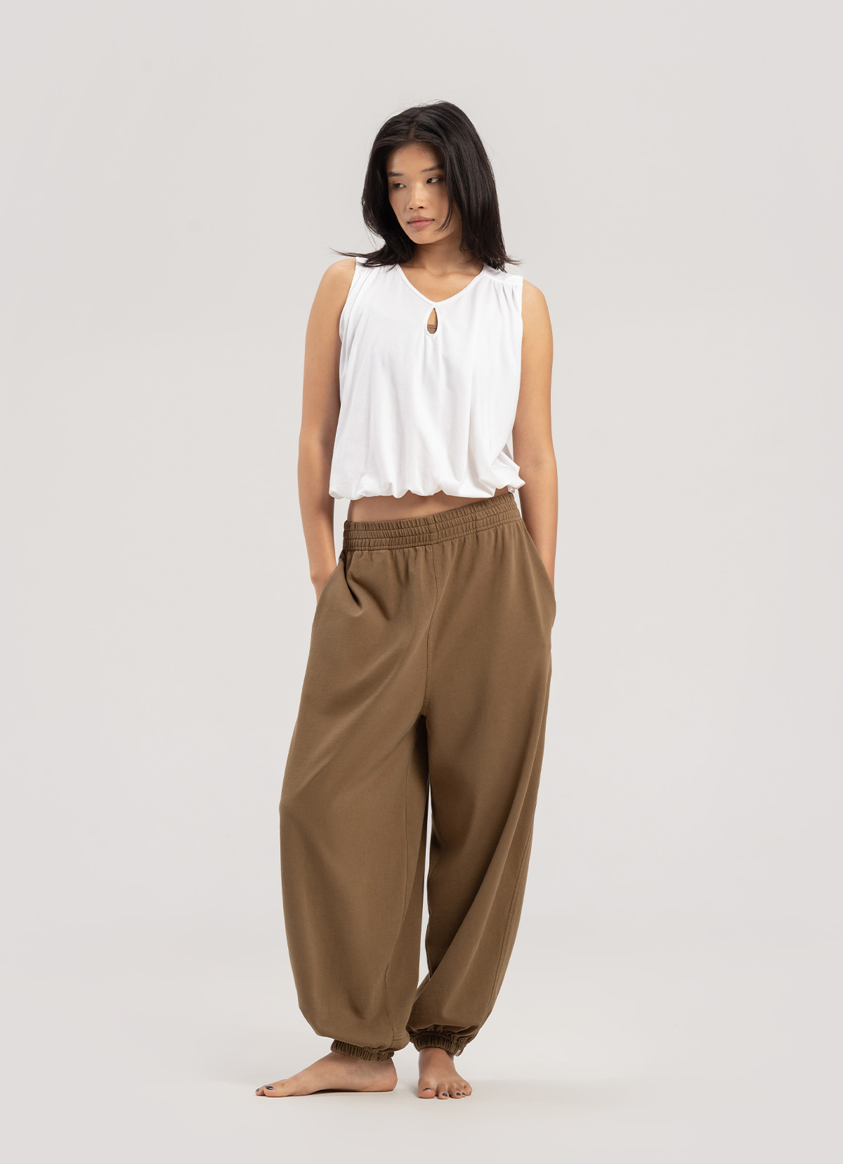 [Re-Stock] Diagonal jogger pants (Unisex)_Coca Mocha