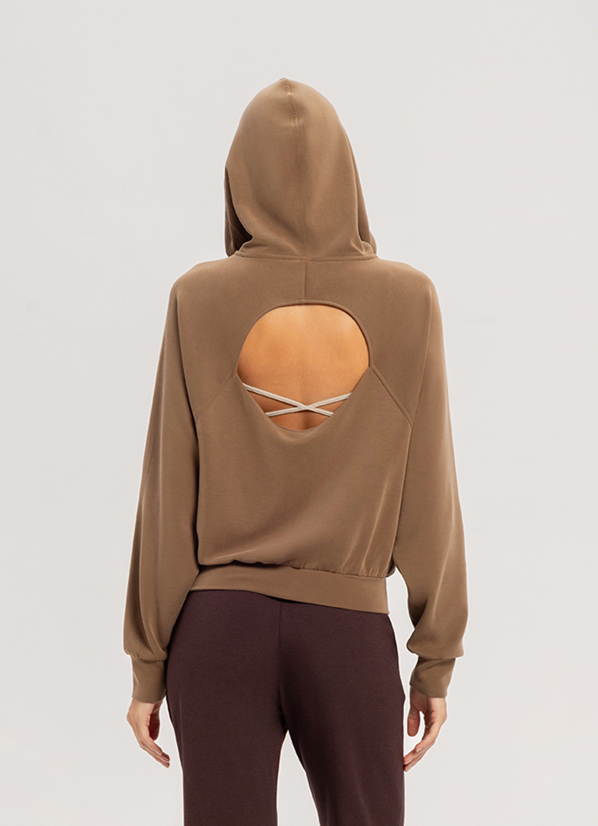 Cut-out volume hoodie_Cub