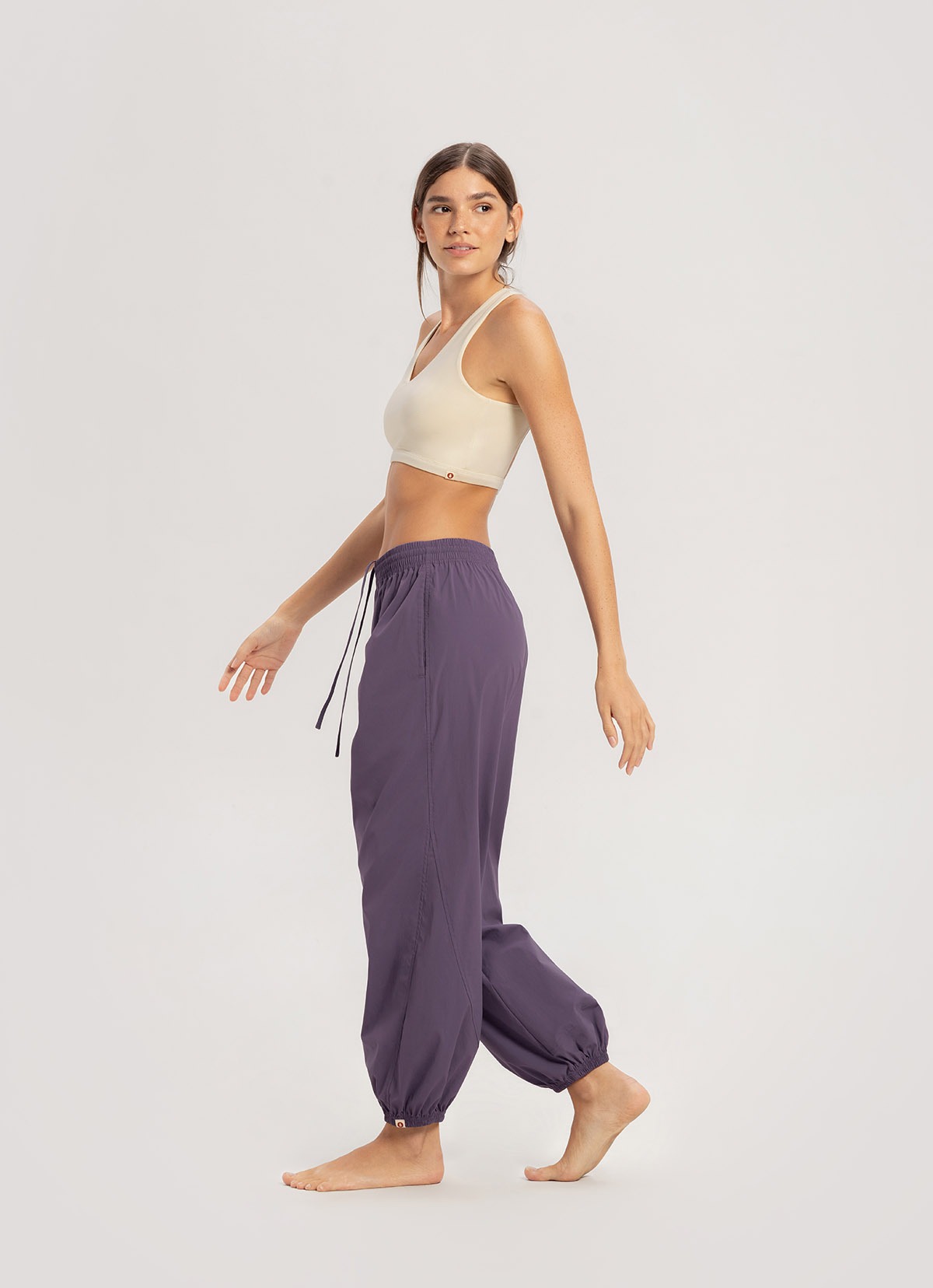 Diagonal jogger pants (Nylon ver.)_Grape Compote