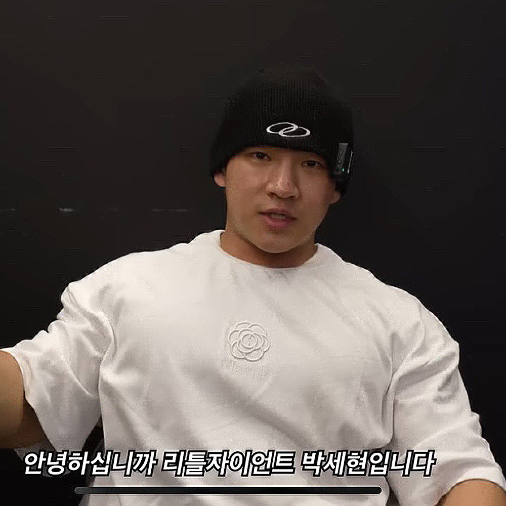 M-플라워 자수 오버핏 티셔츠 화이트