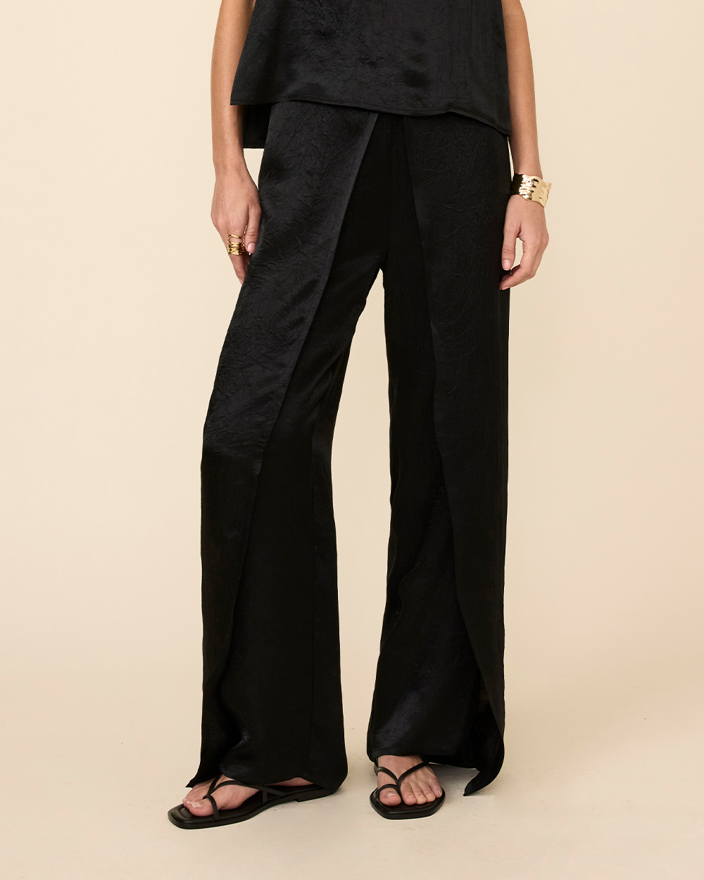 ADRIAN PANTS BLACK(Satin)